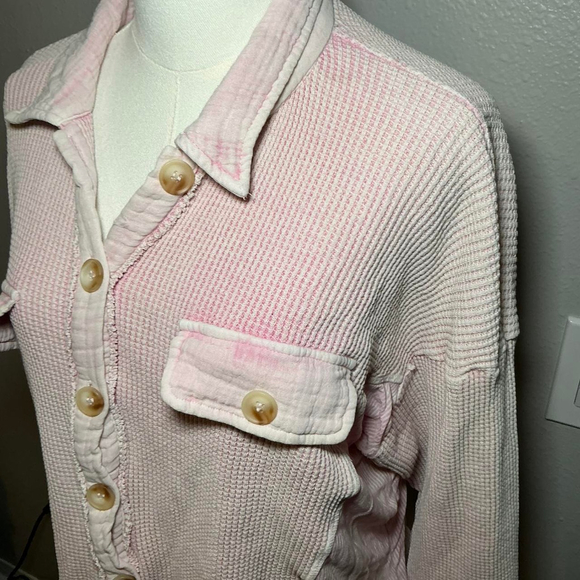 Rochelle’s Boutique pink waffle knit shacket style top - Picture 3 of 4